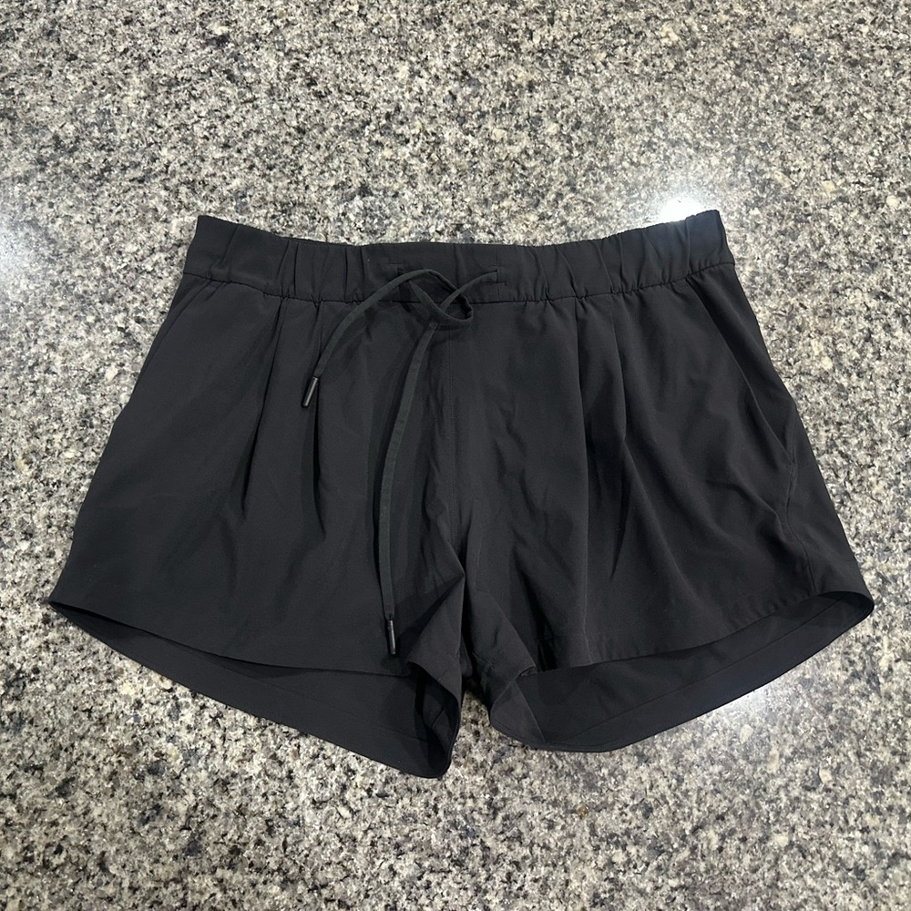 Lululemon Stroll at Sundown Short 3"
Black